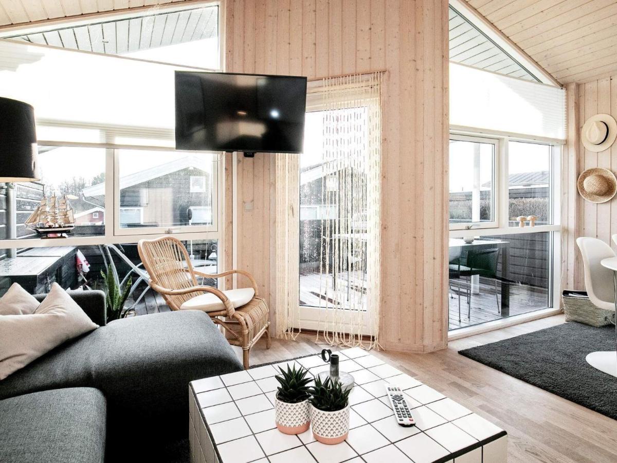 6 Person Holiday Home In Tranek R Fæbæk Bagian luar foto